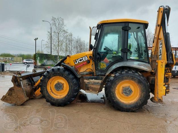 Сдаю в аренду экскаватор погрузчик JCB 4 X