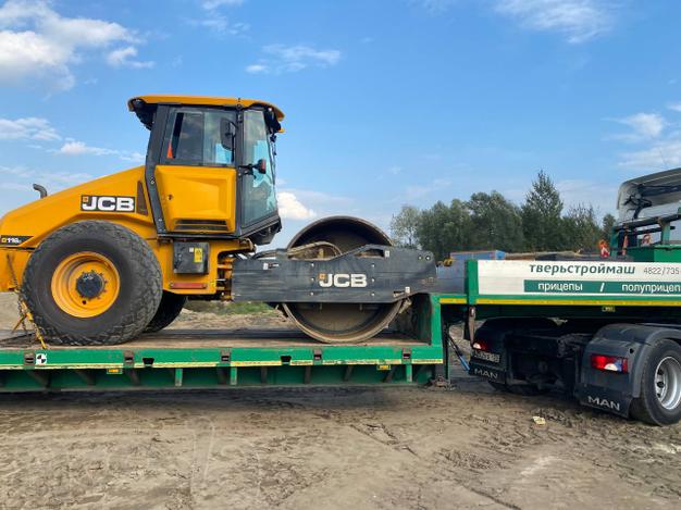 Каток грунтовый JCB 13T