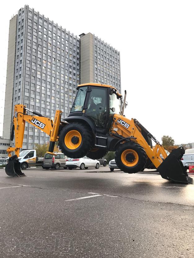 Экскаватор-погрузчик JCB 3CX