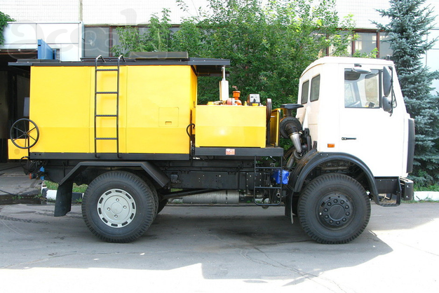Многоцелевой термос-миксер (кохер) УРД-2Н для литого асфальта
